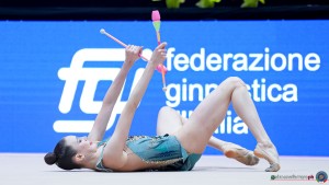 motto viareggio varfolomeev darja un clavette sfe04028a copia simone ferraro ph